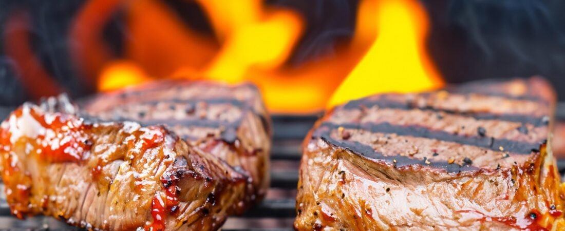 Your Ultimate Guide to Outdoor Grilling: Simple Setups, Tools & Tips